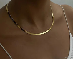 ELEGÁNS LAP LÁNC ORVOSI FÉMBŐL KÉSZÜLT , MINDE RUHADARABHOZ ILLIK.
