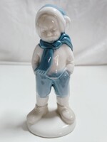 Német (GDR) Grafenthalra hajazó kék - fehér festésű porcelán fiú figura, 13,5 cm