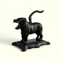 Art Deco öntöttvas kutya alakú diótörő