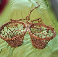Fonott virágtartó kosár, felakasztható. 2db., 20 x 17 cm.