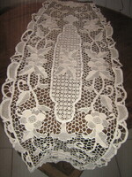 Csodaszép varrt csipke point lace ovális terítő