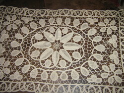 Gyönyörű varrt csipke point lace terítő
