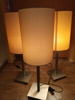 Modern design fém  asztali lámpa. Alkudható.
