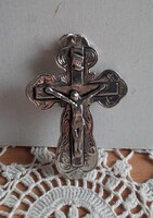 Kereszt fémből