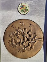 TOT Kiváló Termelőszövetkezeti Munkáért érem + jelvény, eredeti dobozában
