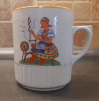 KIÁRUSÍTÁS! Zsolnay porcelán mesejelenetes bögre szép állapotban