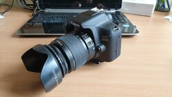 Canon Eos 2000D, két objektívvel + tartozékok