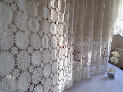 Horgolt abrosz, terítő, ágytakaró, függöny  290 x 260 cm.
