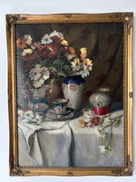 Romek Árpád Csendélet drapériával, porcelánokkal és gerberákkal