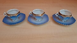 Aranyozott porcelán mokkáscsésze aljával szettben