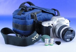 0E169 MINOLTA 404SI analóg fényképezőgép tokjában