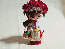 Baba szuvenír rószákat áruló kislány Bolgár népviselet vintage 17cm