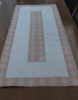 Régi vintage drapp alapon arany szállal hímzett barokkos mintájú asztali futó 41 x 95 cm
