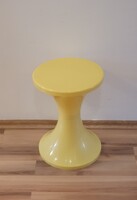 Sárga  PILLE szék. 1db. sárga, retró, műanyag szék az 1970-es évekből.