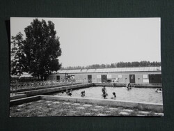 Képeslap,Lipót,Gyógyfürdő,strand,medence látkép,részlet, 1985-