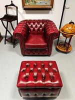 Teljesen újszerű antikolt bordó bőr chesterfield fotel lábtartóval ,gyönyörű , hibátlan állapotban