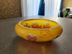 Galé jelzésű hamutál