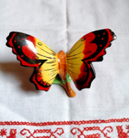 Bodrogkeresztúri levélen pihenő kerámia pillangó, lepke az ötvenes évekből  2.