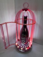 Moët & Chandon rózsaszín világító 63 cm magas kalitka pezsgőhűtővel és egy magnum díszüveggel