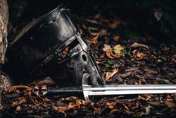 Keresztes, Fazék, Lovagi sisak. Larp