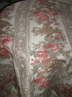 Shabby chic vintage stílusú rózsás filigrán terítő  ágyterítő