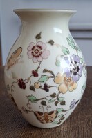 Zsolnay porcelán váza pillangó mintával  13 cm