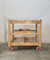 Nagyméretű,  gumikerekes, tálcás zsúrkocsi, növényházi ültetőkocsi