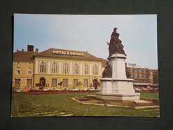 Képeslap,Makó,Korona szálló,világháborús emlékmű látkép,részlet, 1982-