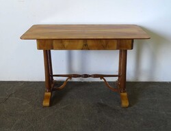 1U252 Antik Biedermeier cseresznyefa furnéros fiókos íróasztal 65 x 125 cm