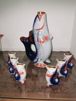 Ritka 1960-as Polonne vodkás készlet – hal formájú, kézzel festett, aranyozott porcelán