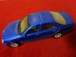 WELLY márkájú MERCEDES - BENZ típusú makett, lendkerekes autó, hossza 11,5 cm. Jókai