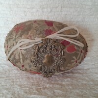Húsvéti papírmasé tojás.15,5 x 10,5 cm.