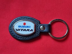 SUZUKI VITARA FÉM KULCSTARTÓ BŐR ALAPON