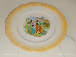 Régi Zsolnay porcelántányér – festett jelenettel, arany szegéllyel – különleges darab gyűj