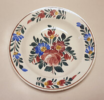 Nagyméretű, apátfalvi keménycserép tányér, népi virág mintákkal, falitányér, dísztányér (29cm)