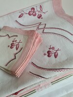 50 db hímzett monogramos damaszt csipke rieselt terítő textil szalvéta egyben