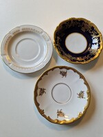 Weimari 3db 11cm átmérőjű, gazdagon aranyozott porcelán tálkák, az egyik valódi kobaltkék