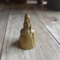 Pompás antik réz kisasszony csengő (8,8x5,3 cm)