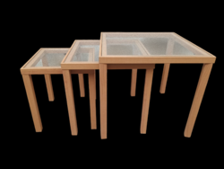 3db pici egybetolhato asztali űveglapos. Alkudható.