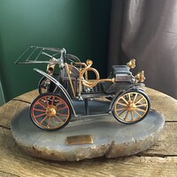 Kézzel készített fém Peugeot 1896 autó mobil nagy méretű achát ásvány talpazaton