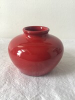 Várdeák Ildikó porcelán váza 9x11cm.