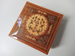 Old inlaid small jewelry box