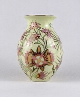 1U358 Ritka virágmintás, aranyozott, vajszínű Zsolnay porcelán váza 13 cm