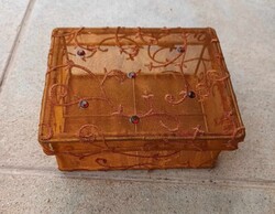 Vintage doboz - átlátszó, aprólékos kidolgozás gyöngyökkel