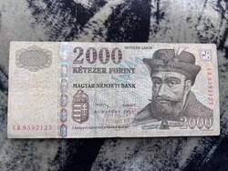 2013 - as 2000 forintos bankjegy CB, két aláírással.