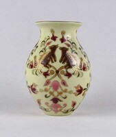 1U360 Régi ritka virágmintás, aranyozott, vajszínű Zsolnay porcelán váza 12 cm