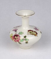 1U432 Vajszínű pillangó mintás, aranyozott Zsolnay porcelán díszváza 8 cm