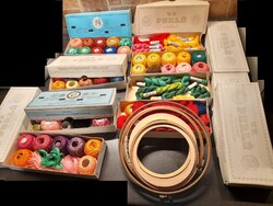 8 doboz hímzőfonal Perlé  és 4 db hímzőkeret egyben