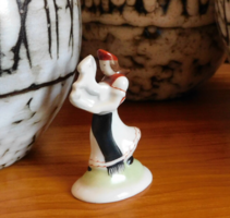Herendi miniatűr figura- népviseletes lány hintalóval 5.5 cm