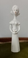 Aquincum porcelán lány, galambbal a kezében